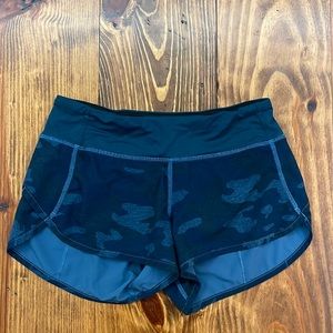 lululemon speed up low-rise shorts 2.5” blue camo
